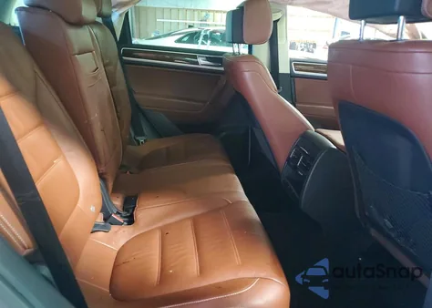 2016 Volkswagen Touareg z USA, uszkodzony, nr VIN WVGEF9BP7GD012700